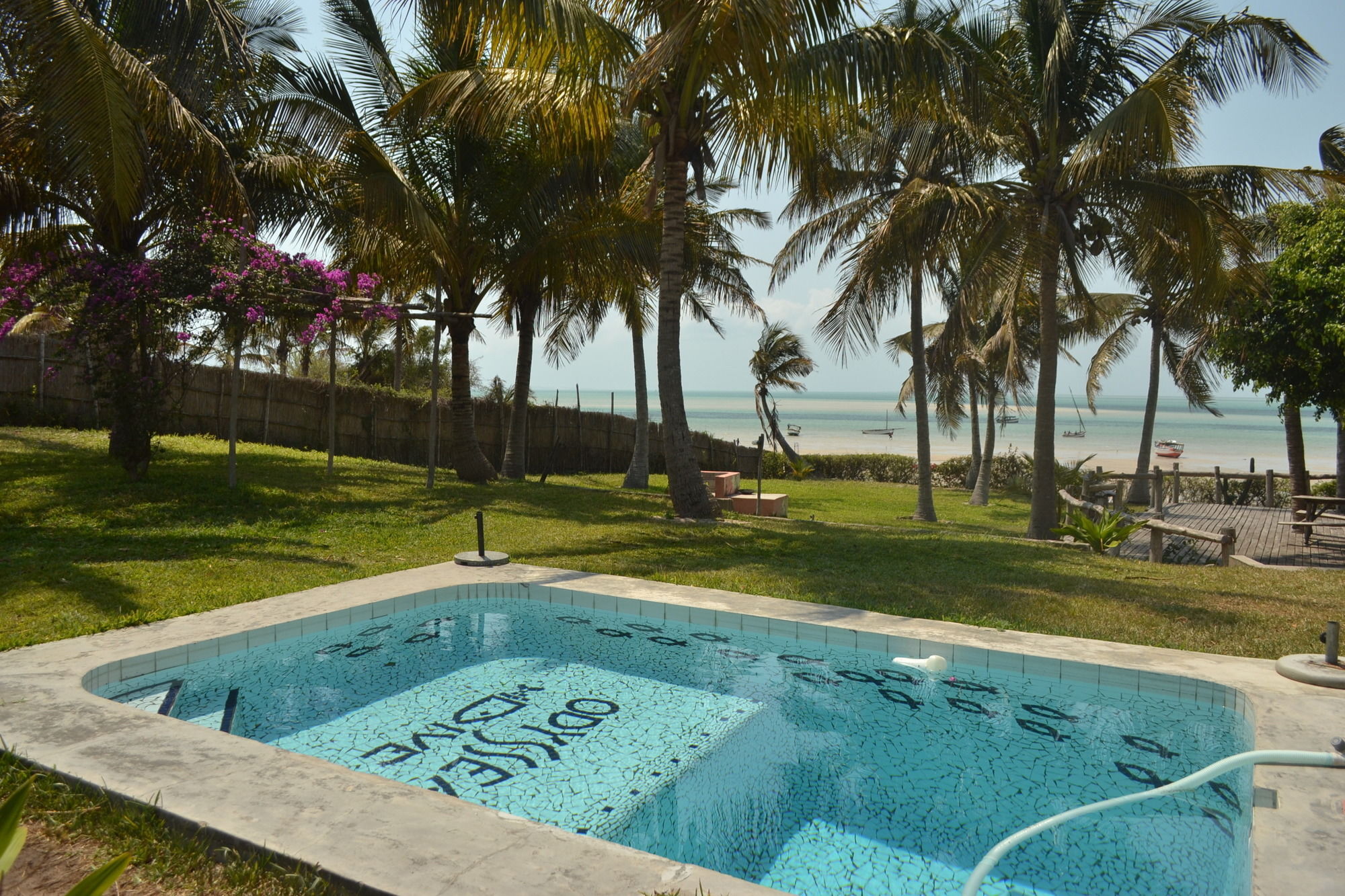 Baobab Beach Lodge And Backpackers 维兰库卢什 外观 照片